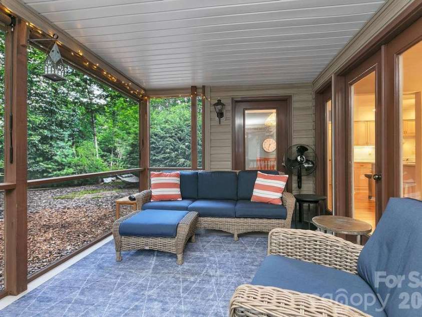 542 Soquili Drive, Brevard, NC 28712.  MLS# CAR4412344, YatesRealty ID 43149. 