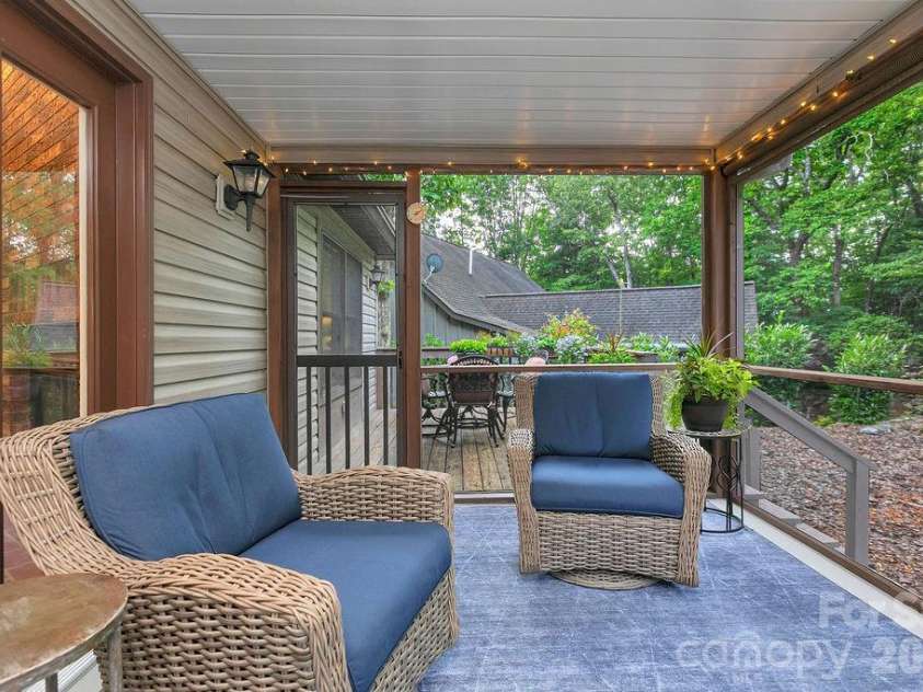 542 Soquili Drive, Brevard, NC 28712.  MLS# CAR4412344, YatesRealty ID 43149. 