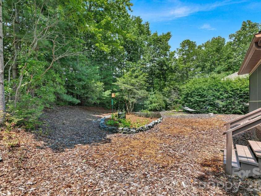 542 Soquili Drive, Brevard, NC 28712.  MLS# CAR4412344, YatesRealty ID 43149. 