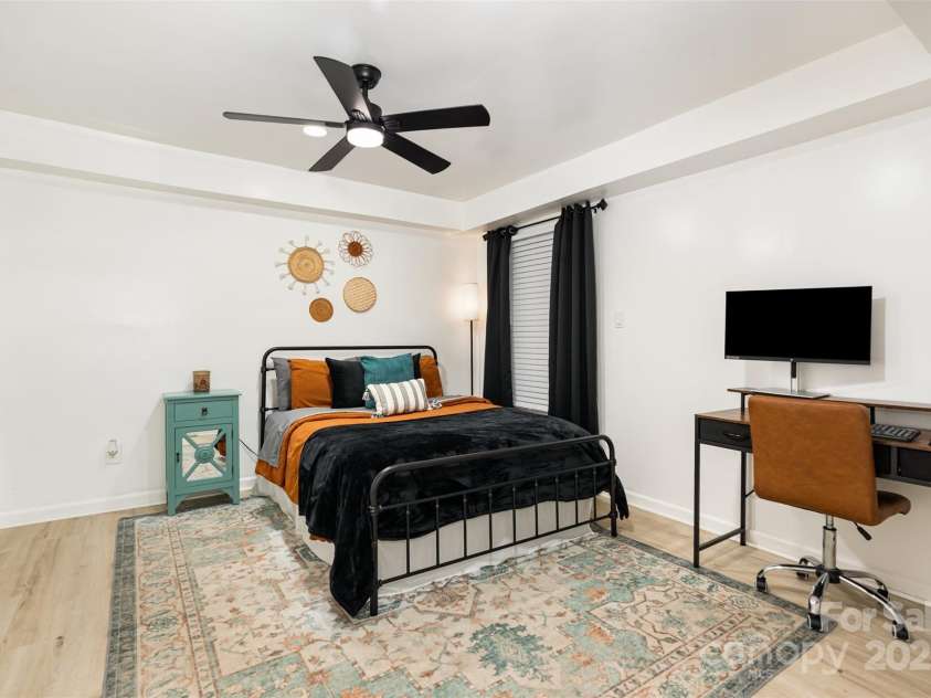 1635 Merry Oaks Road, Charlotte, NC 28205.  MLS# CAR4301961, YatesRealty ID 4315. 