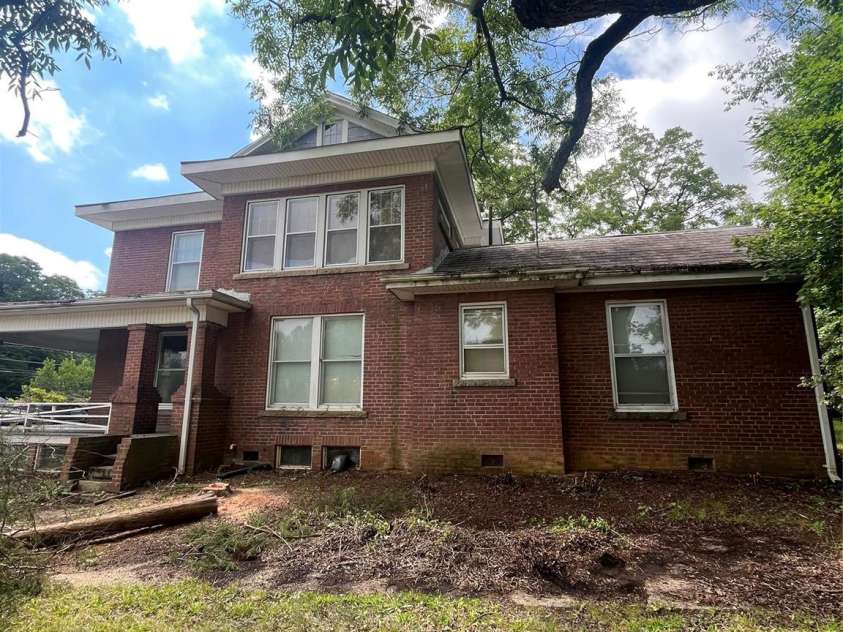 108 Harwood Street, Albemarle, NC 28001.  MLS# CAR4412247, YatesRealty ID 43150. 