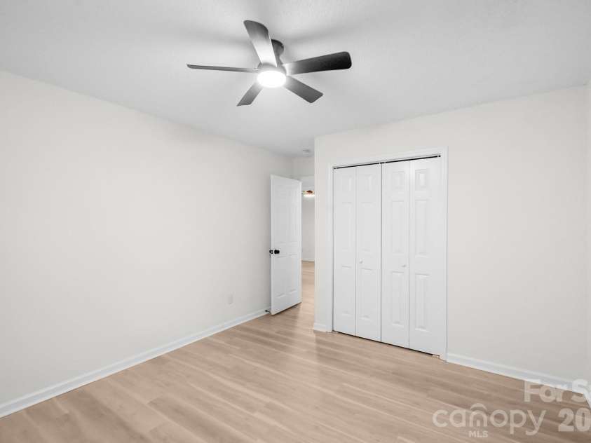 8425 Lochinvar Drive, Charlotte, NC 28227.  MLS# CAR4412621, YatesRealty ID 43152. 