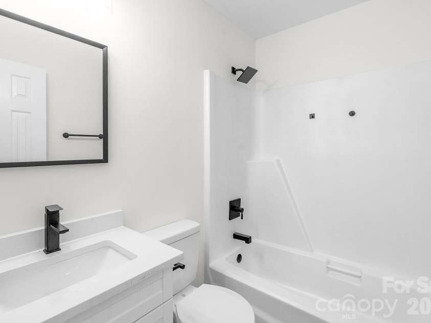 8425 Lochinvar Drive, Charlotte, NC 28227.  MLS# CAR4412621, YatesRealty ID 43152. 