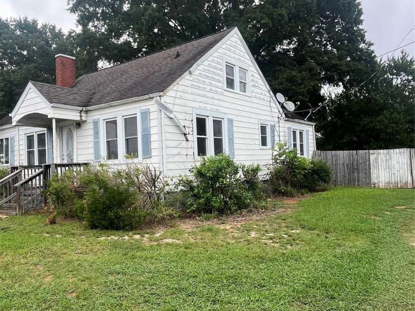 503 Aquadale Road, Albemarle, NC 28001.  MLS# CAR4411709, YatesRealty ID 43153. 