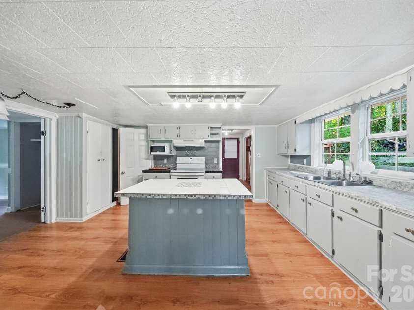 1818 Union Road, Gastonia, NC 28054.  MLS# CAR4426767, YatesRealty ID 43154. 