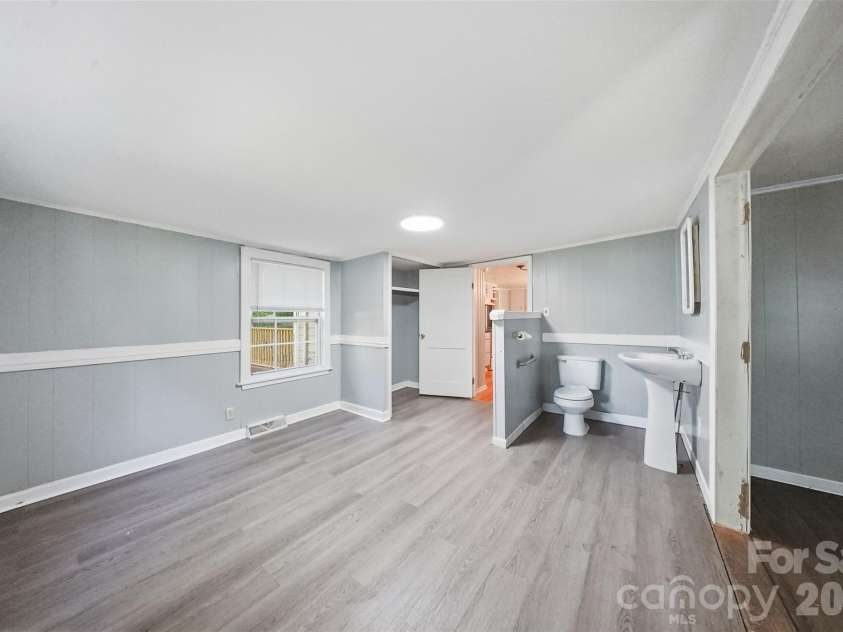 1818 Union Road, Gastonia, NC 28054.  MLS# CAR4426767, YatesRealty ID 43154. 