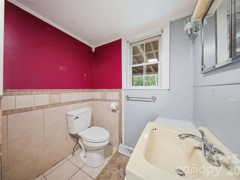 1818 Union Road, Gastonia, NC 28054.  MLS# CAR4426767, YatesRealty ID 43154. 