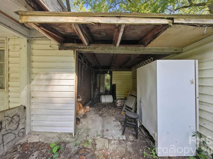 1818 Union Road, Gastonia, NC 28054.  MLS# CAR4426767, YatesRealty ID 43154. 