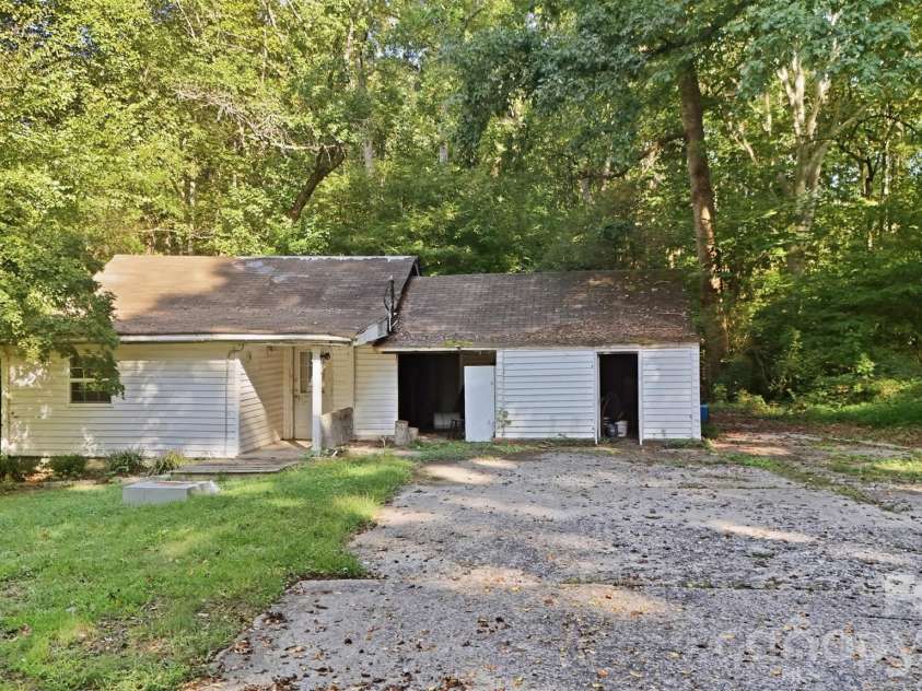1818 Union Road, Gastonia, NC 28054.  MLS# CAR4426767, YatesRealty ID 43154. 