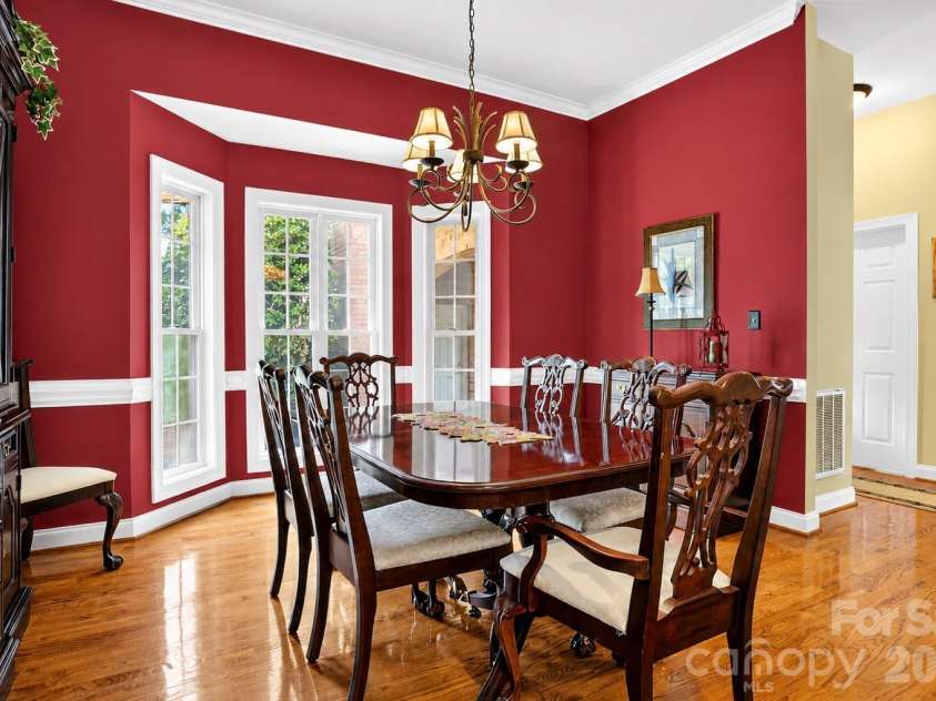 2027 Meadow Run Drive, Matthews, NC 28104.  MLS# CAR4410110, YatesRealty ID 43155. 