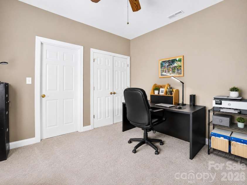2027 Meadow Run Drive, Matthews, NC 28104.  MLS# CAR4410110, YatesRealty ID 43155. 