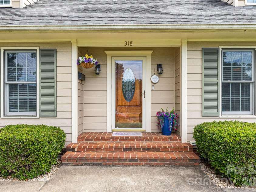 318 Sharon Avenue, Lenoir, NC 28645.  MLS# CAR4405501, YatesRealty ID 43157. 