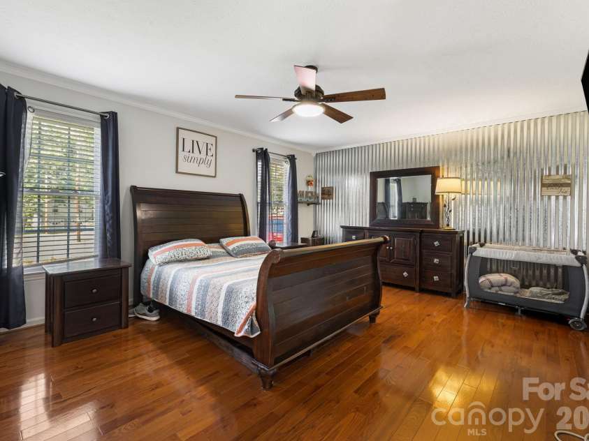 318 Sharon Avenue, Lenoir, NC 28645.  MLS# CAR4405501, YatesRealty ID 43157. 