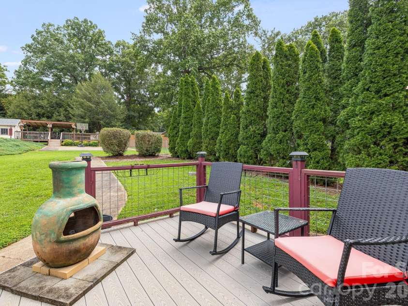 318 Sharon Avenue, Lenoir, NC 28645.  MLS# CAR4405501, YatesRealty ID 43157. 