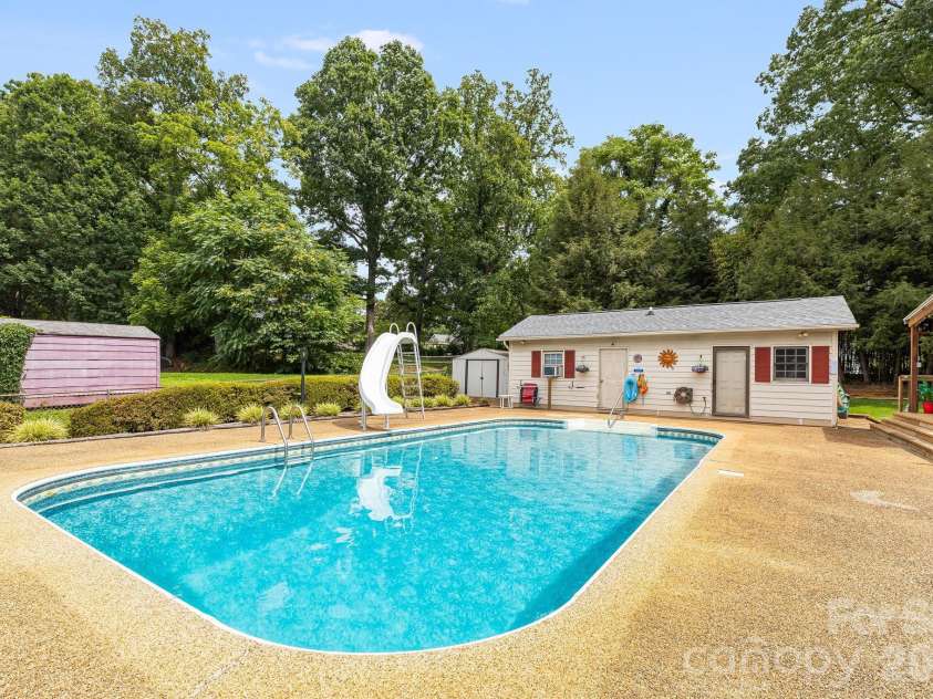 318 Sharon Avenue, Lenoir, NC 28645.  MLS# CAR4405501, YatesRealty ID 43157. 
