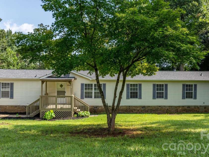 2786 Ridgecreek Drive, Morganton, NC 28655.  MLS# CAR4409783, YatesRealty ID 43158. 