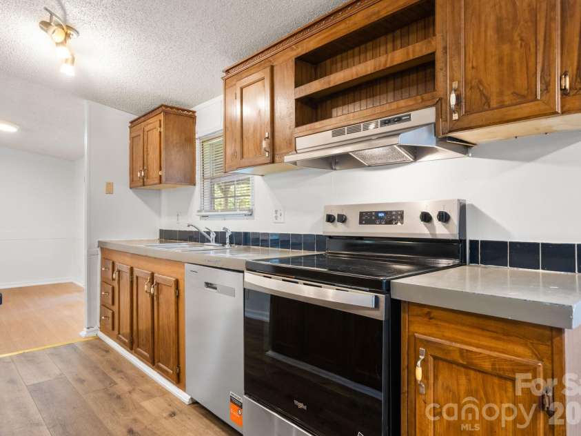 2786 Ridgecreek Drive, Morganton, NC 28655.  MLS# CAR4409783, YatesRealty ID 43158. 