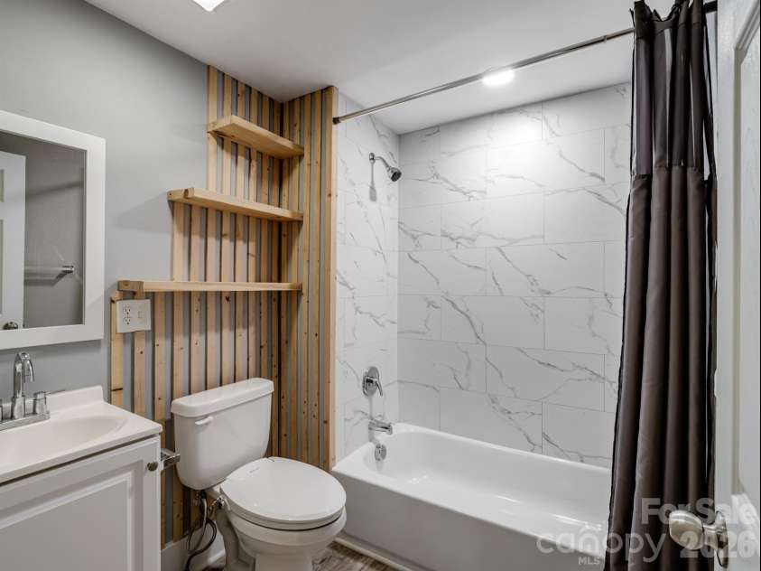 4313 Hovis Road, Charlotte, NC 28208.  MLS# CAR4322663, YatesRealty ID 4316. 