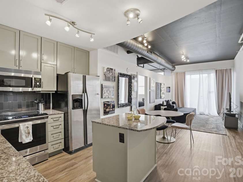 505 6th Street, Charlotte, NC 28202.  MLS# CAR4374738, YatesRealty ID 4316. 