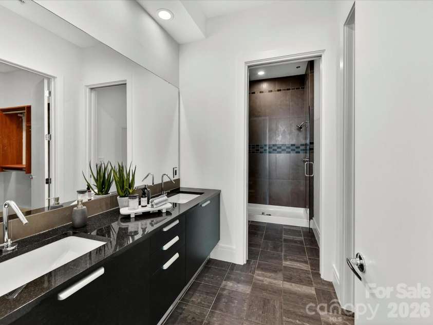 505 6th Street, Charlotte, NC 28202.  MLS# CAR4392815, YatesRealty ID 4316. 