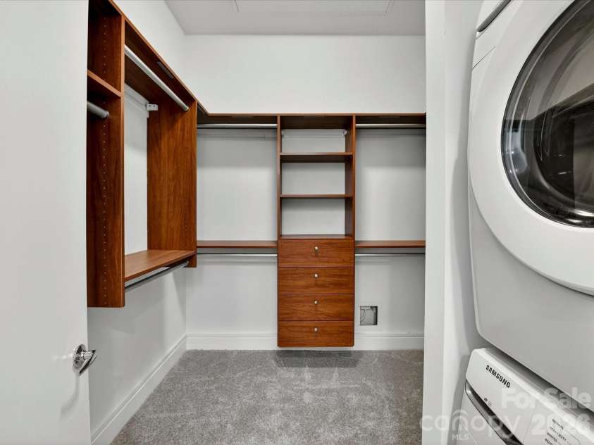 505 6th Street, Charlotte, NC 28202.  MLS# CAR4392815, YatesRealty ID 4316. Primary Closet