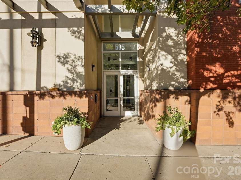 505 6th Street, Charlotte, NC 28202.  MLS# CAR4429306, YatesRealty ID 4316. 