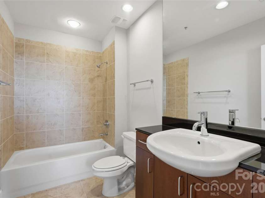 505 6th Street, Charlotte, NC 28202.  MLS# CAR4429306, YatesRealty ID 4316. 