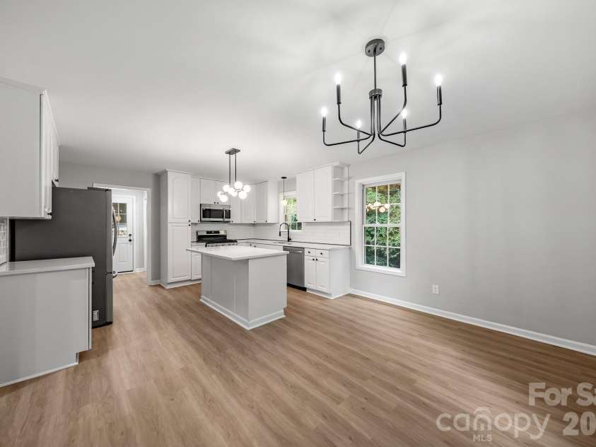 663 Lakeside Drive, Rock Hill, SC 29730.  MLS# CAR4412579, YatesRealty ID 43160. 