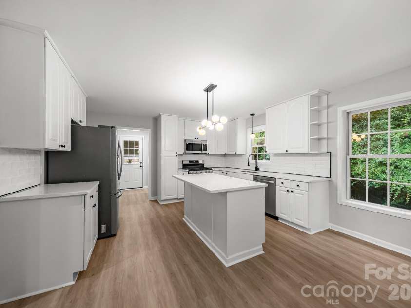 663 Lakeside Drive, Rock Hill, SC 29730.  MLS# CAR4412579, YatesRealty ID 43160. 