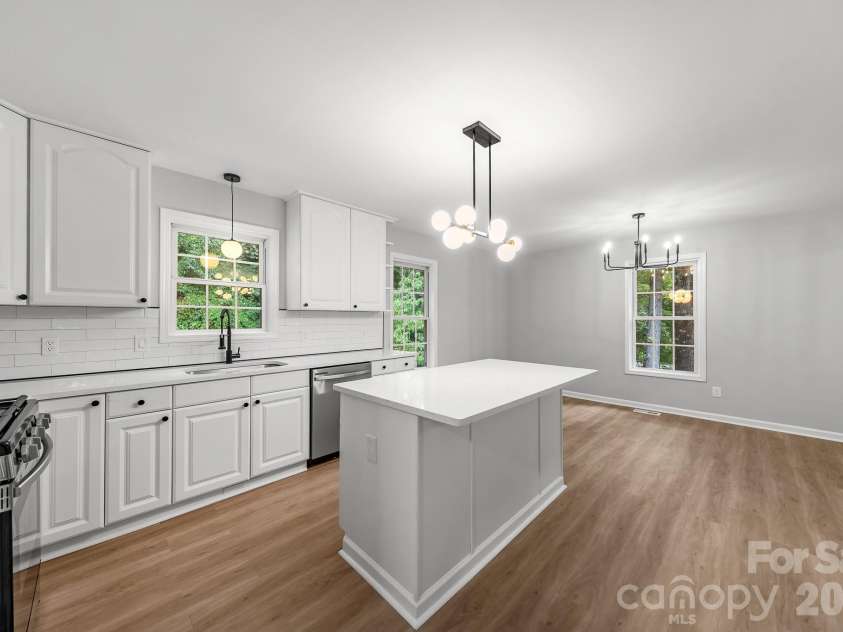 663 Lakeside Drive, Rock Hill, SC 29730.  MLS# CAR4412579, YatesRealty ID 43160. 