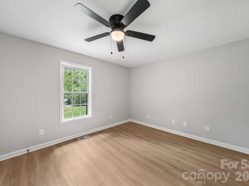 663 Lakeside Drive, Rock Hill, SC 29730.  MLS# CAR4412579, YatesRealty ID 43160. 