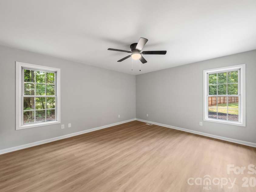 663 Lakeside Drive, Rock Hill, SC 29730.  MLS# CAR4412579, YatesRealty ID 43160. 