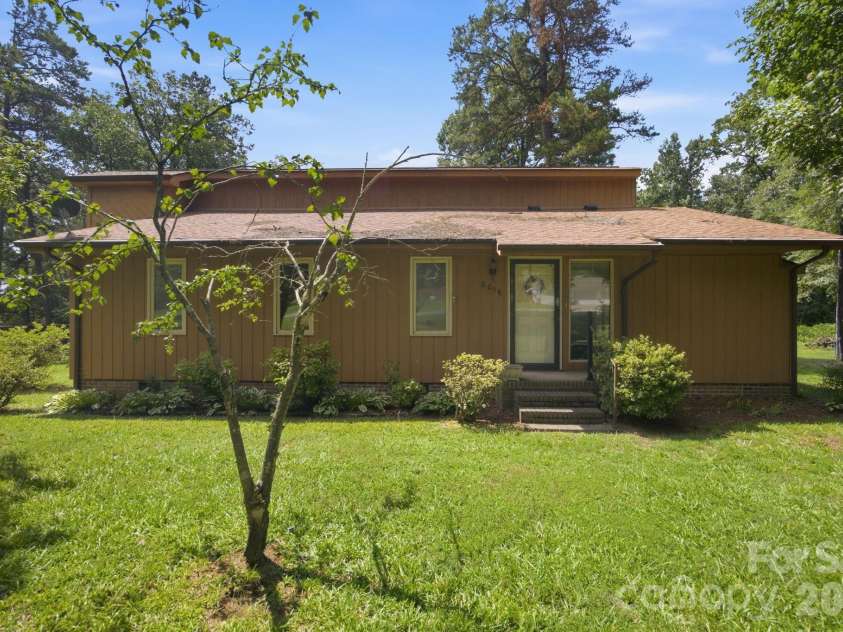 8016 Hedrick Circle, Huntersville, NC 28078.  MLS# CAR4412176, YatesRealty ID 43162. 