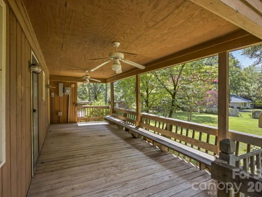 8016 Hedrick Circle, Huntersville, NC 28078.  MLS# CAR4412176, YatesRealty ID 43162. 