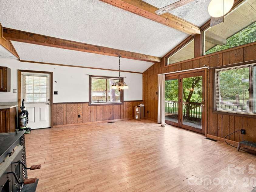 8016 Hedrick Circle, Huntersville, NC 28078.  MLS# CAR4412176, YatesRealty ID 43162. 