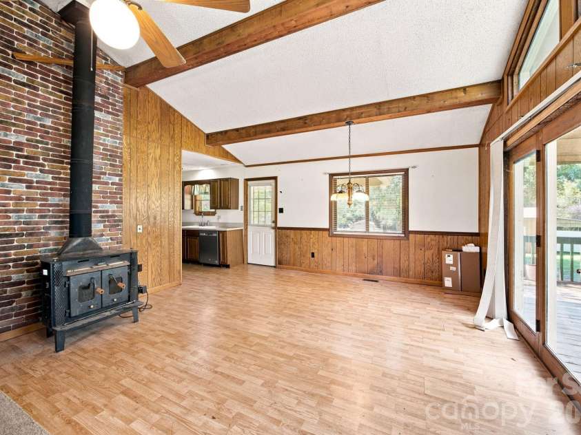 8016 Hedrick Circle, Huntersville, NC 28078.  MLS# CAR4412176, YatesRealty ID 43162. 