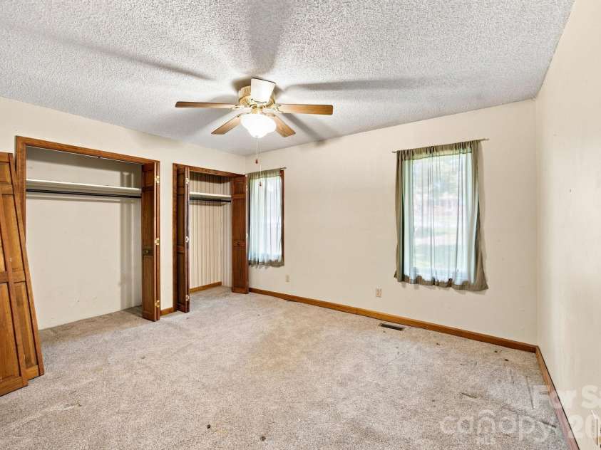 8016 Hedrick Circle, Huntersville, NC 28078.  MLS# CAR4412176, YatesRealty ID 43162. 