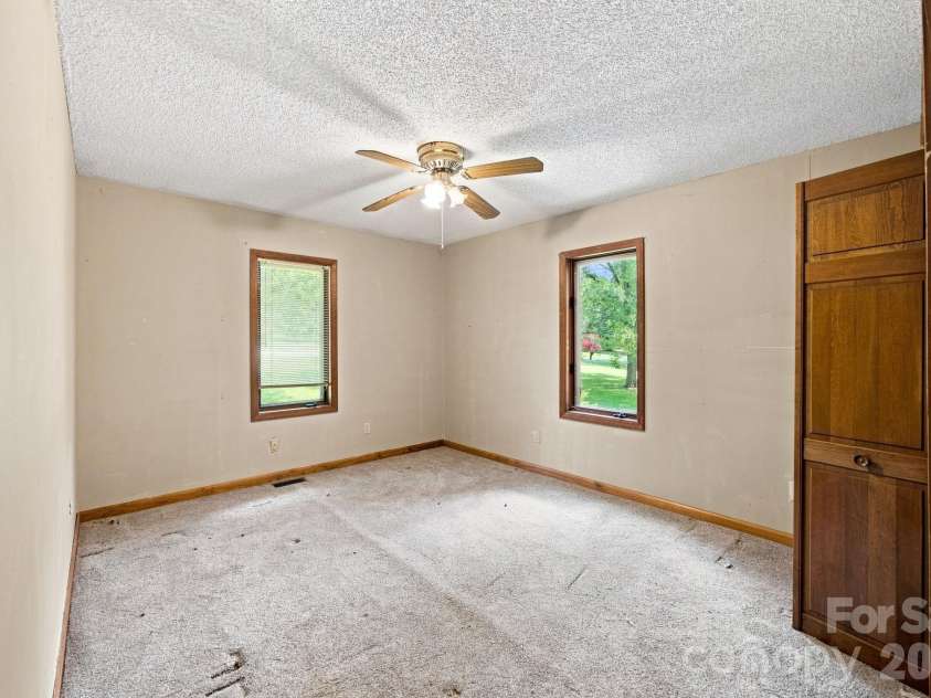 8016 Hedrick Circle, Huntersville, NC 28078.  MLS# CAR4412176, YatesRealty ID 43162. 