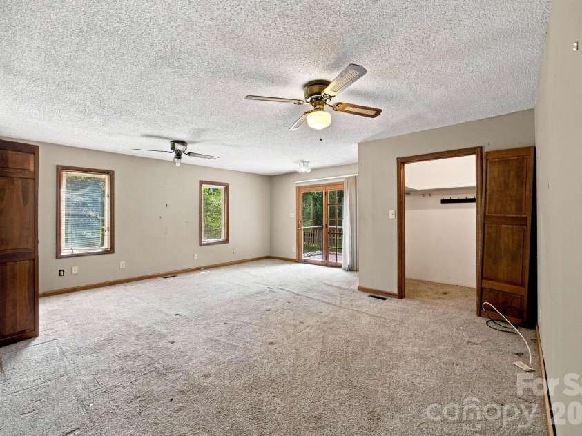 8016 Hedrick Circle, Huntersville, NC 28078.  MLS# CAR4412176, YatesRealty ID 43162. 