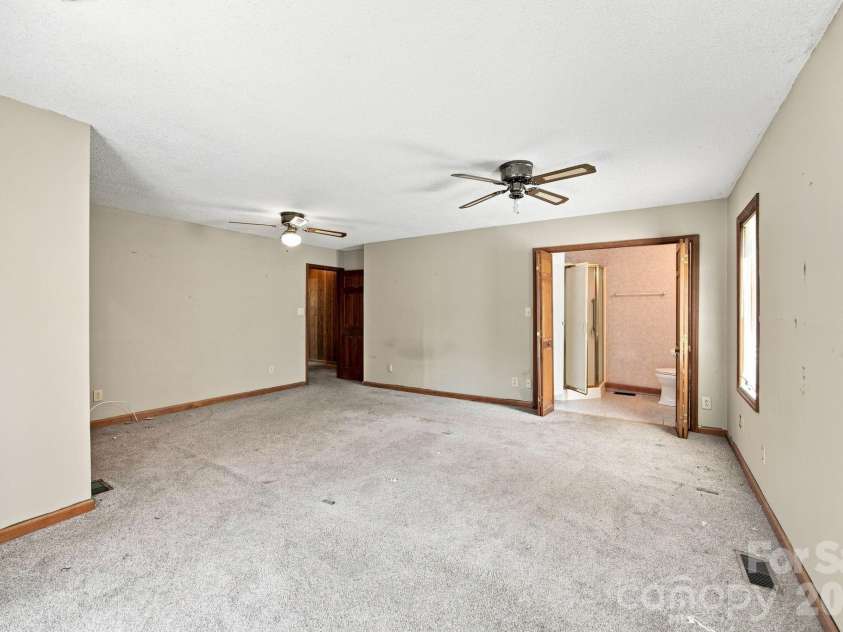 8016 Hedrick Circle, Huntersville, NC 28078.  MLS# CAR4412176, YatesRealty ID 43162. 