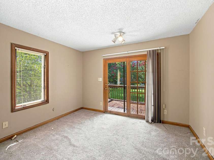 8016 Hedrick Circle, Huntersville, NC 28078.  MLS# CAR4412176, YatesRealty ID 43162. 