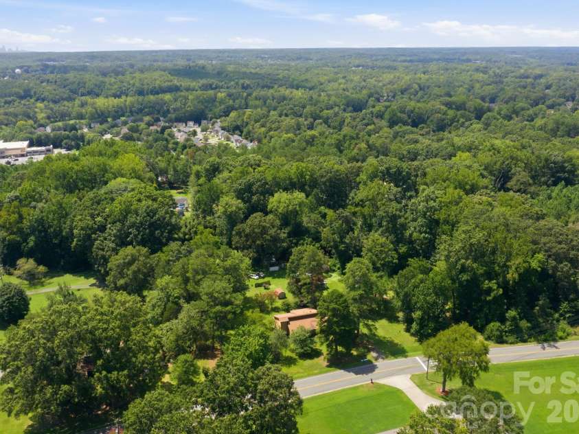 8016 Hedrick Circle, Huntersville, NC 28078.  MLS# CAR4412176, YatesRealty ID 43162. 