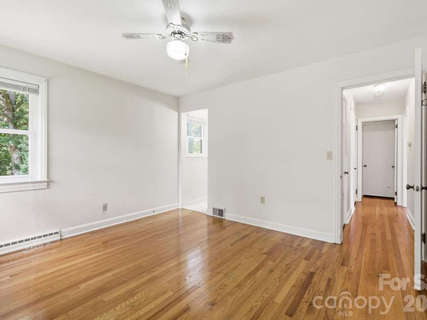 845 Sand Hill Road, Asheville, NC 28806.  MLS# CAR4407954, YatesRealty ID 43166. 