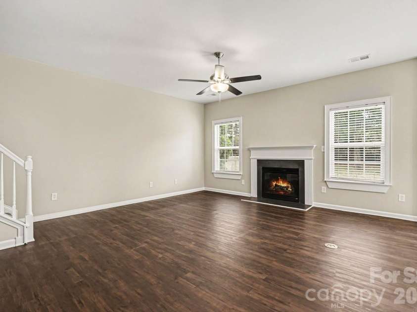 10004 Barrands Lane, Charlotte, NC 28278.  MLS# CAR4406172, YatesRealty ID 43167. 