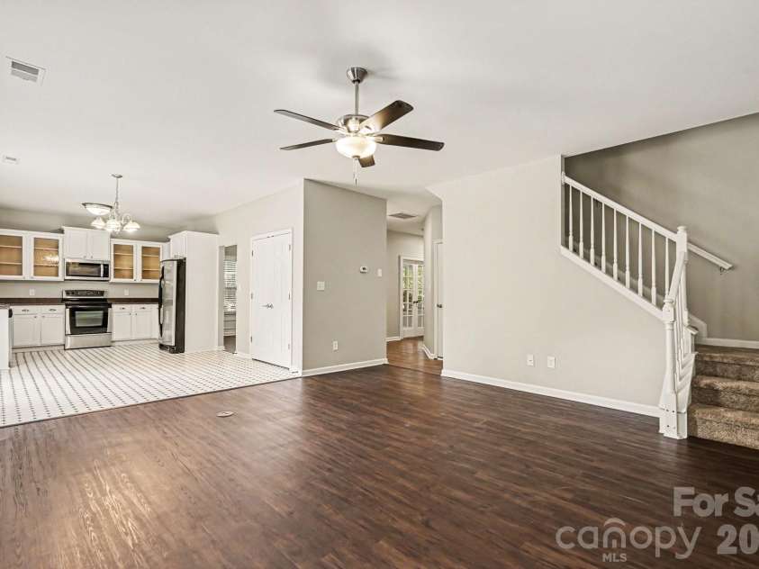 10004 Barrands Lane, Charlotte, NC 28278.  MLS# CAR4406172, YatesRealty ID 43167. 
