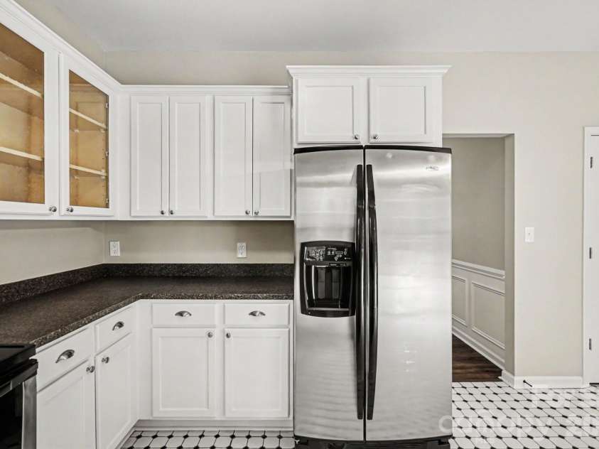 10004 Barrands Lane, Charlotte, NC 28278.  MLS# CAR4406172, YatesRealty ID 43167. 