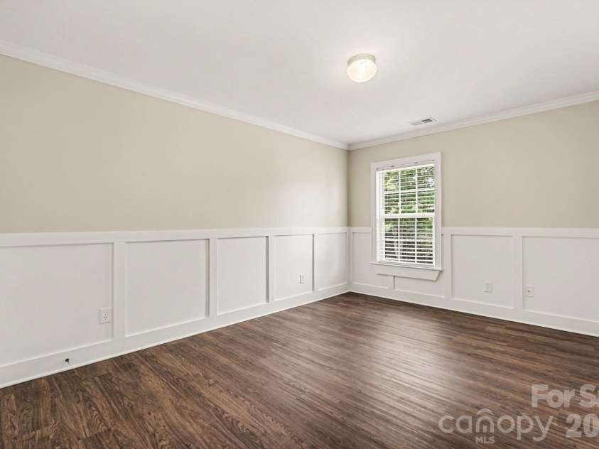 10004 Barrands Lane, Charlotte, NC 28278.  MLS# CAR4406172, YatesRealty ID 43167. 