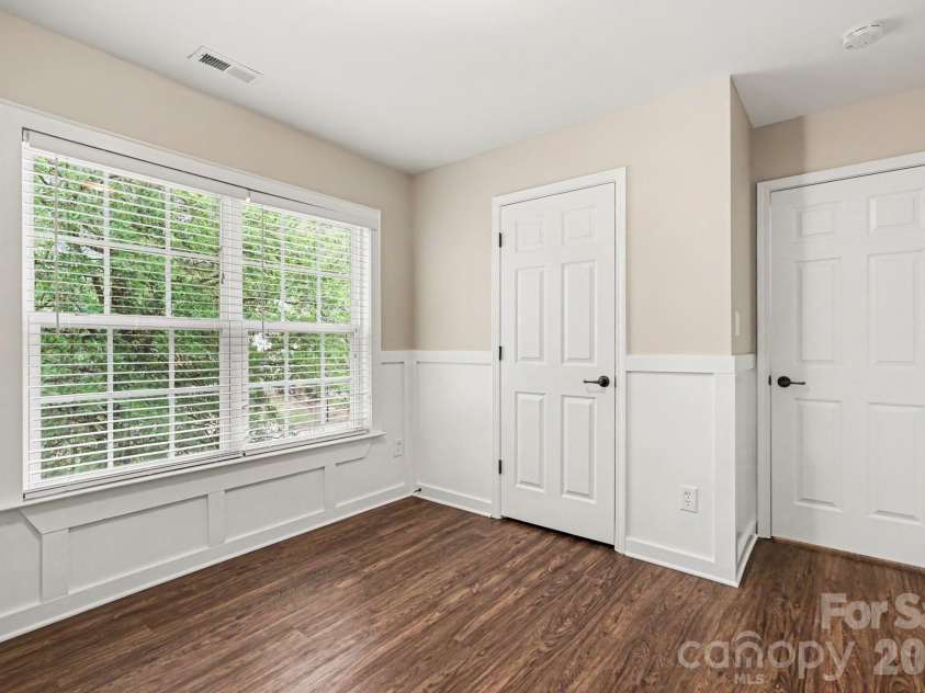 10004 Barrands Lane, Charlotte, NC 28278.  MLS# CAR4406172, YatesRealty ID 43167. 