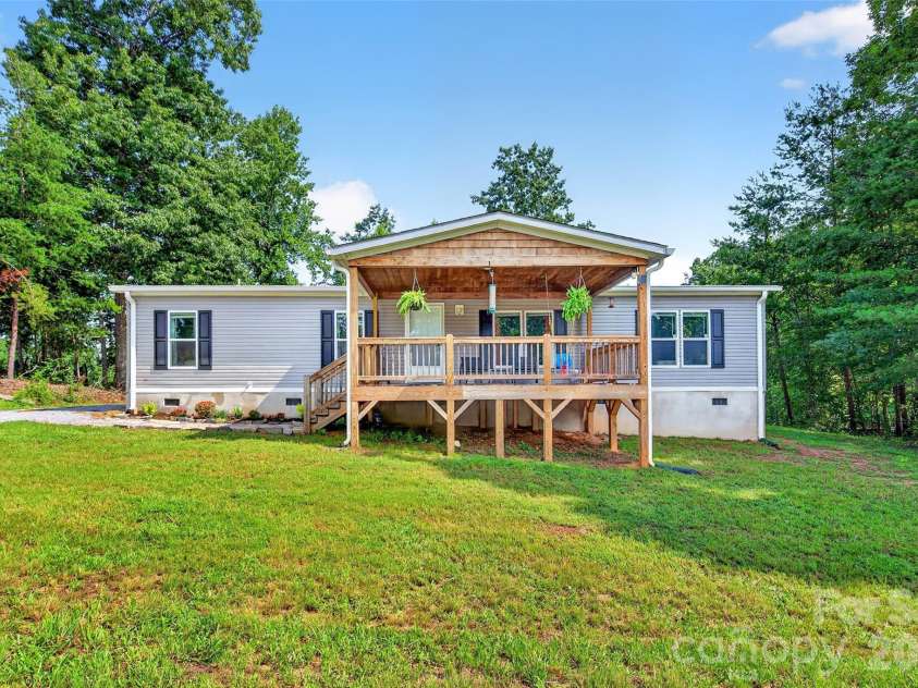 248 Chestnut Oak Forest Drive, Nebo, NC 28761.  MLS# CAR4410533, YatesRealty ID 43168. 