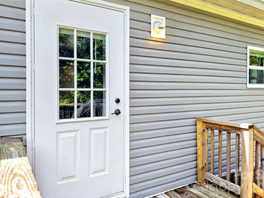 248 Chestnut Oak Forest Drive, Nebo, NC 28761.  MLS# CAR4410533, YatesRealty ID 43168. 